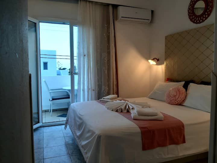 Atalos Suites - Santorini