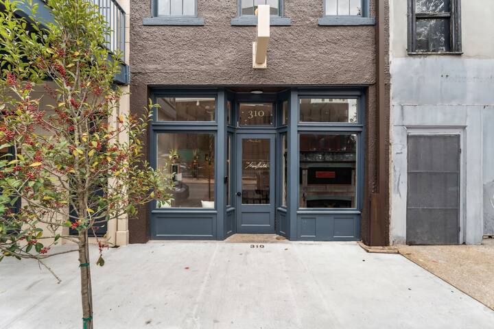 4 Bedroom + Balcony | THE MARY BETH gallery image 3