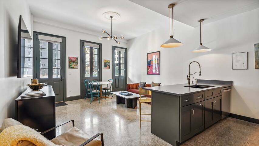 4 Bedroom + Balcony | THE MARY BETH gallery image 2