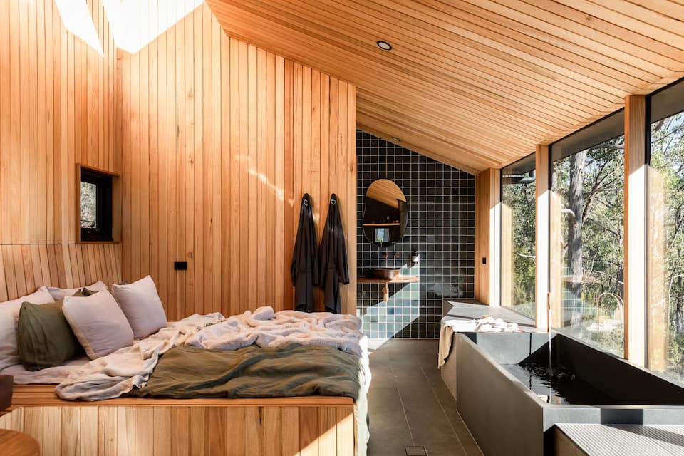 An architect-designed cabin in the Huon Valley, Glen Huon, Tasmania, Australia, photo 3 of 10