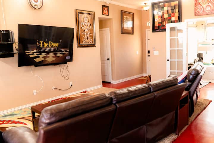 Luxury Roomy 4br,2king,1queen,3bed,4tv, W/playgrd - Wichita Falls, TX