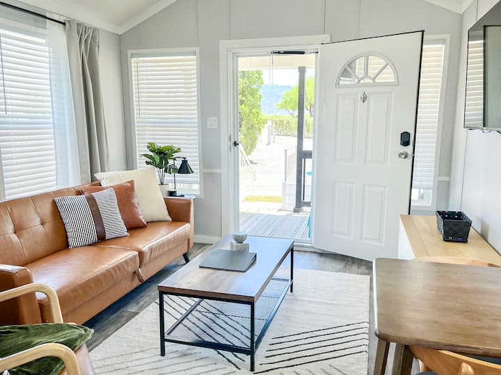 Stylish Tiny Home Near Base & Downtown - Sierra Vista, AZ