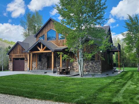 New Cabin in Swan Valley on Palisades Creek