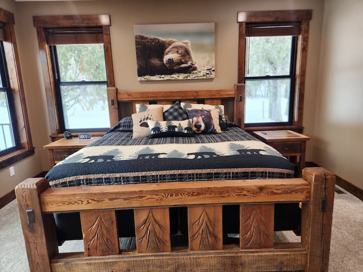 Главна спална соба, брачен кревет (широк 180-220 см)