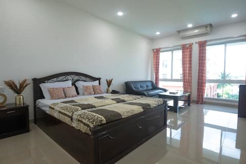 Spacious suite|Near KIIT| Room 5| Golden Palm