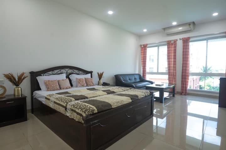 Spacious Suite|near Kiit| Room 5| Golden Palm - Bhubaneswar