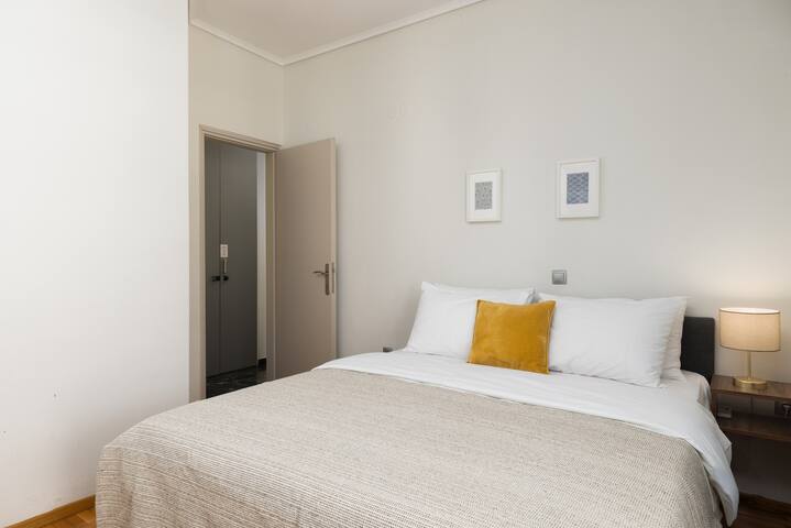 Houseloft Cityscape Bliss gallery image 5