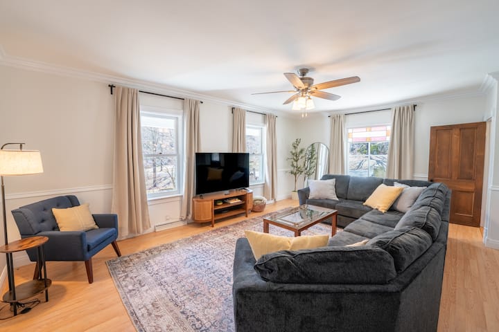Hiker's Hideaway: 4br+porch+updated 1872 Home - Wild River State Park, Center City