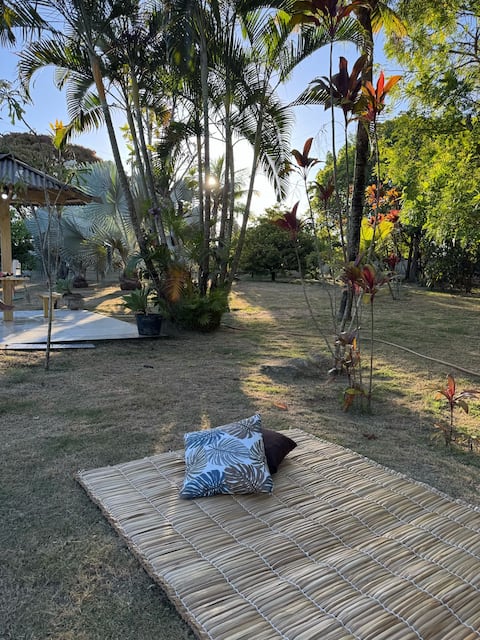 Popular Airbnb listing: Caminho do Mar - House in Meaípe, 3 minutes from the beach! in Guarapari