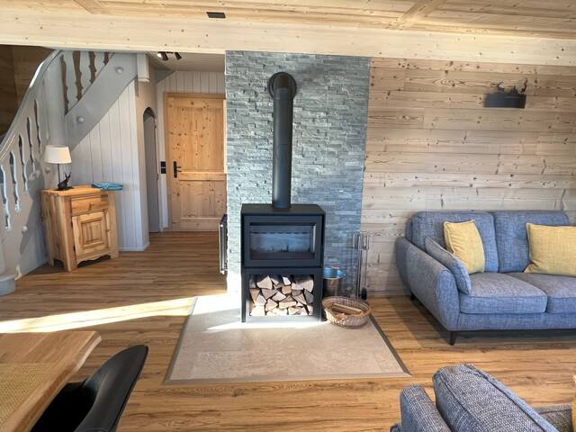 Magnificent 3 Bedroom Apartment in the Swiss Alps gallery image 5