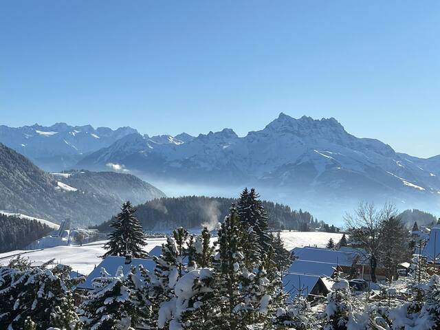 Magnificent 3 Bedroom Apartment in the Swiss Alps gallery image 3