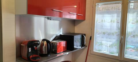 Popular Airbnb listing: Charming 20 m2 independent studio with greenery in Montreuil