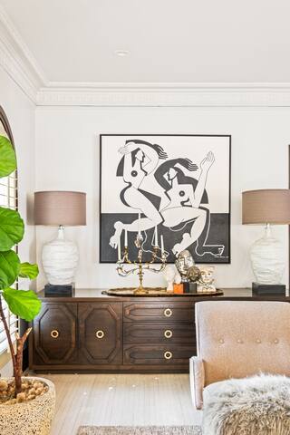 Casa De Carillo / Art & Vintage / Coastal Haven gallery image 5