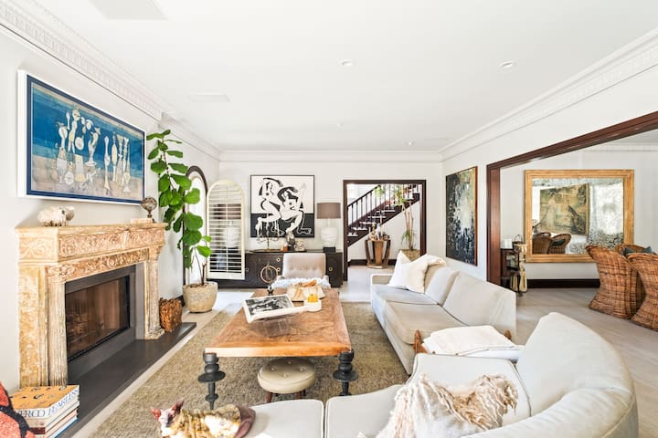 Casa De Carillo / Art & Vintage / Coastal Haven