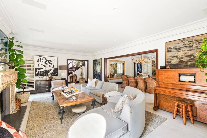 Casa De Carillo / Art & Vintage / Coastal Haven gallery image 4