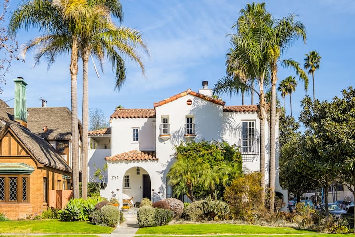Casa De Carillo / Art & Vintage / Coastal Haven - Long Beach, CA