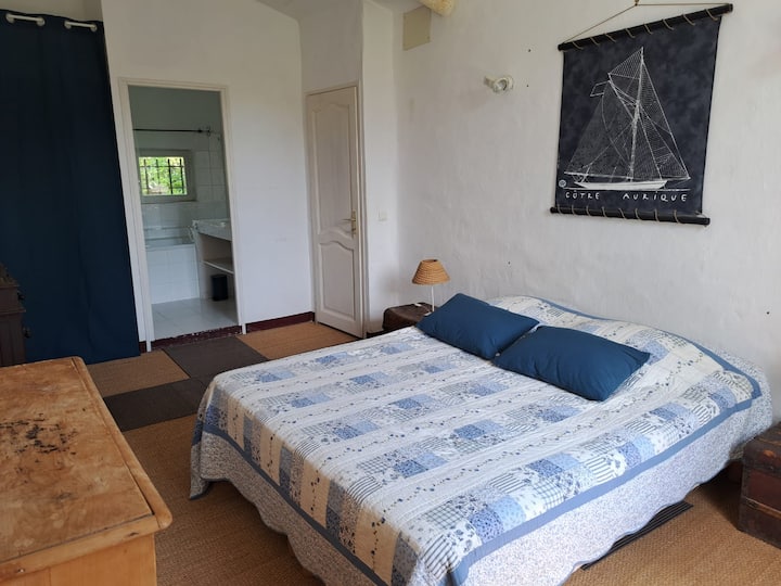 双人房公寓，可直接进入浴室和厕所，毗邻儿童房，床160 ，花园景观。