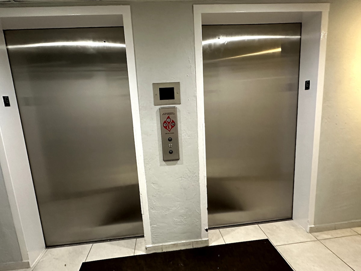 TopFLR-Oceanfront Bldg, Pool, Views & Gear
