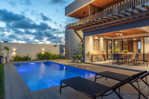 Luxury Sea View House with Services Included