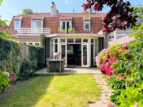 Charming family home near Amsterdam & Beach