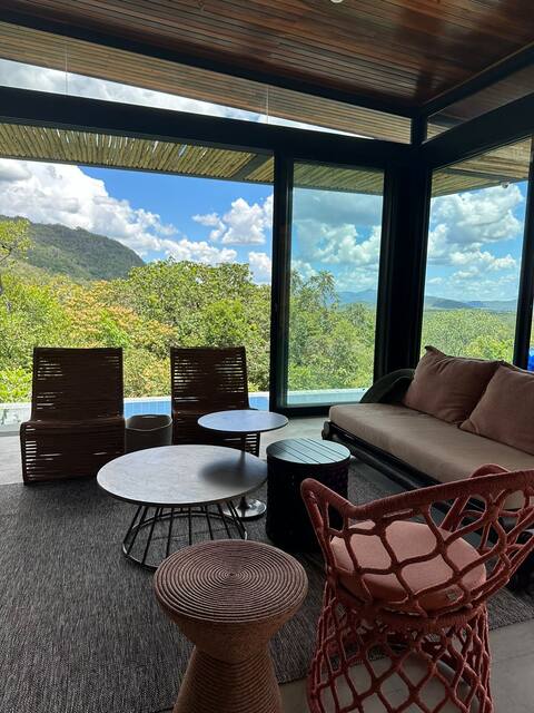 Casa Pequi: At the top of the mountain with pool and view