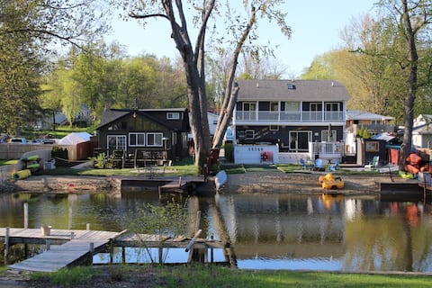 2 houses on the chain
sauna putting green beach
