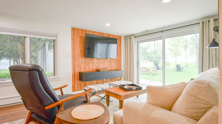 Waterfront Cottage With Beach - Green Bay, WI