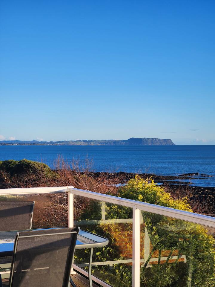 Ocean Front Dream · Deluxe Ocean Views - Somerset, Australia