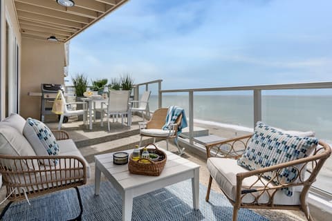 Relax + Unwind in Brand New 2BD Modern Bch Retreat