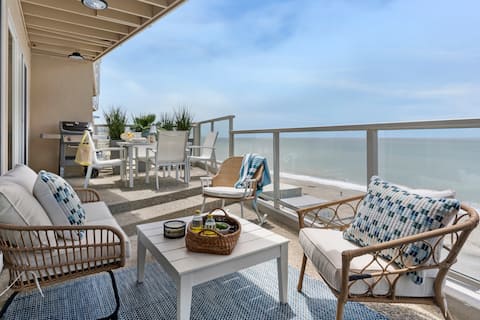 Relax + Unwind in Brand New 2BD Modern Bch Retreat