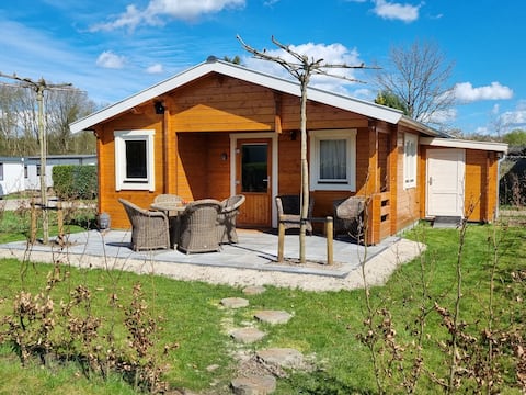 New - Luxury log cabin in a wooded area.