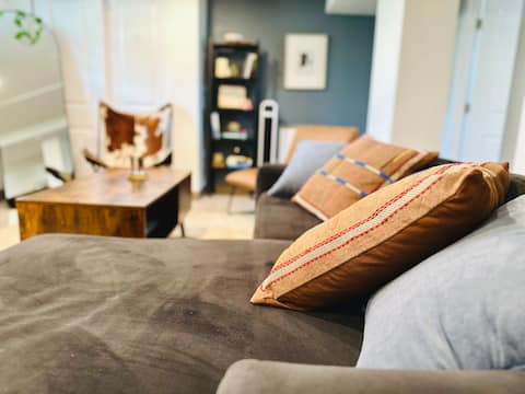 Cozy East PVD hideout: RI, Colleges, and Boston!