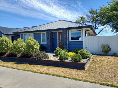 2 Bedrooms near Christchurch - No Cleaning Fee