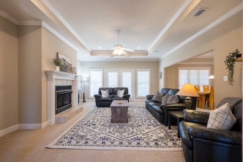 Top Airbnb: Arbor Run Oasis: Southern Charm & Modern Elegance in Valdosta