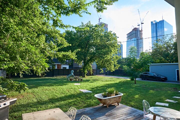 Grand Luxury Estate Downtown gallery image 4