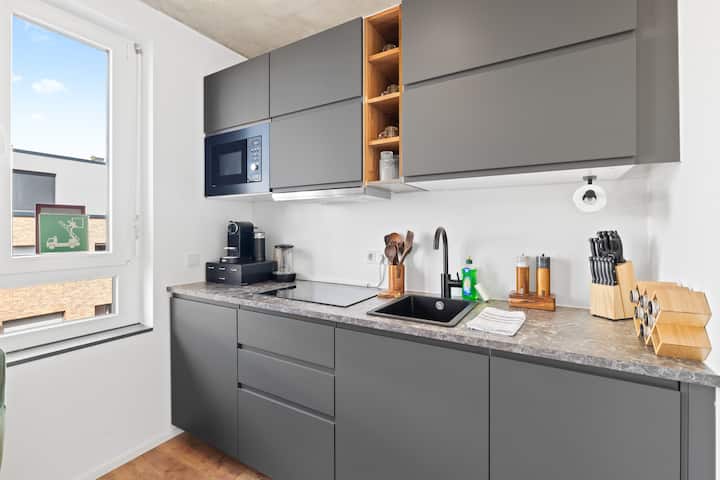 Delux Studio Close To Centre | Parking & Kitchen - Cologne
