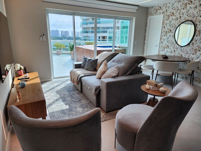 Barra – Luxo, Piscina Aquecida, Sauna e Automação