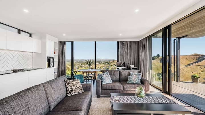 Peace & Tranquility
With Breathtaking Views - Napier