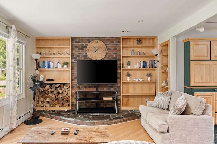 *Private 3 Bedroom Near Lake, Bike Path, Park - Colchester, VT