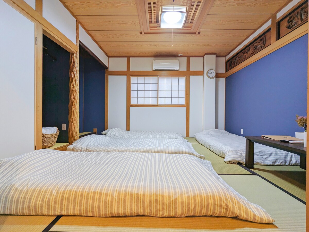 Japan 8 B&B 2, Rare Oversized Tatami Bedroom, Netflix, Station 5min, 2 stops Namba, 3 stops Dotonbori - Serviced apartments for Rent in Nishinari Ward, Osaka, Osaka, Japan - Airbnb Japan 8 B&B 2, Rare Oversized Tatami Bedroom, Netflix, Station 5min, 2 stops Namba, 3 stops Dotonbori - Serviced apartments for Rent in Nishinari Ward, Osaka, Osaka, Japan - Airbnb