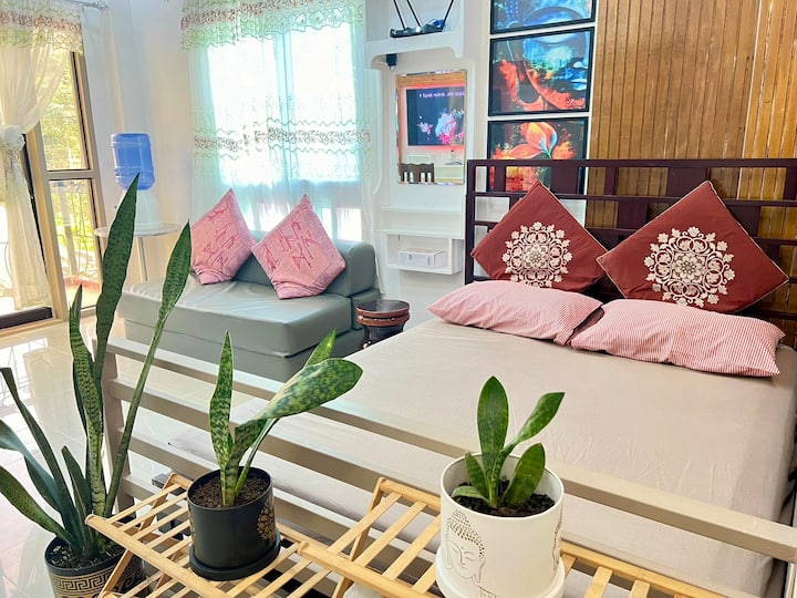 Airconditioned Studio Unit Wgv1 With Balcony - Malaybalay