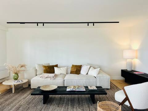 Luxurious stay with private parking.