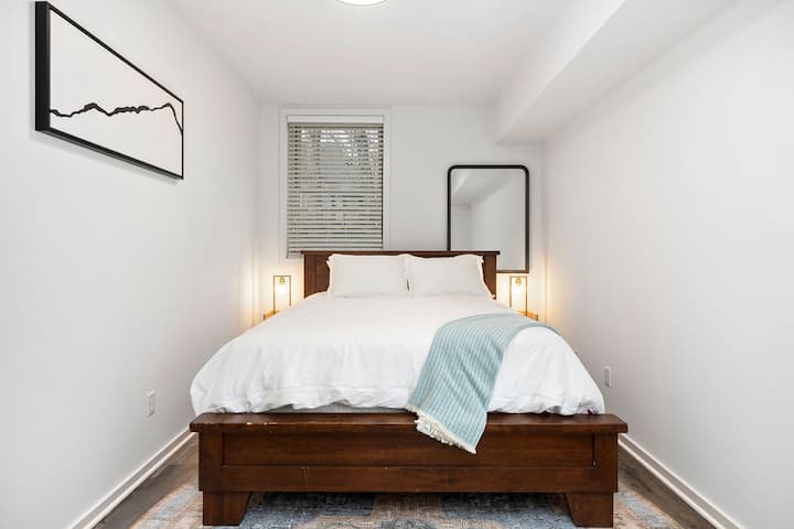 Lower level bedroom with Queen Bed