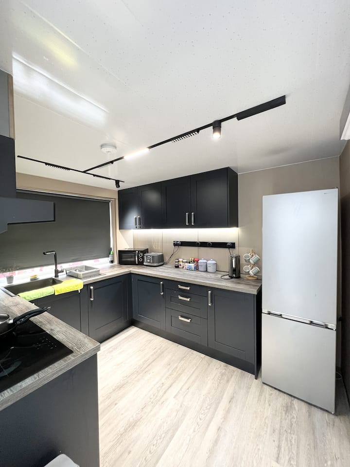 Modern Welsh Space - Holiday In Wales -Whole House - Pembrokeshire