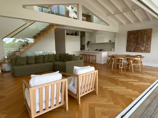 Palms of Fairlight gallery image 2