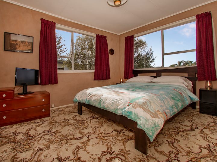 საძინებელი 1