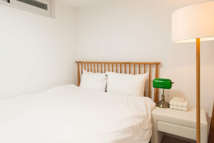 Sótano (20 000 KRW si son utilizados por menos de 4 personas/se incurrirá en un cargo adicional por día)