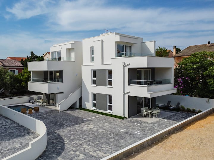 Villa Banta A For 20 With A Private Pool - Novalja