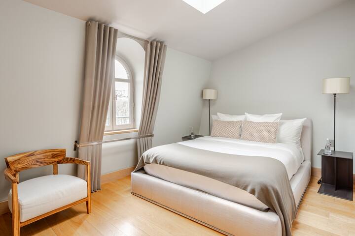 3 Bedroom Apartment Partial Eiffel Tower View