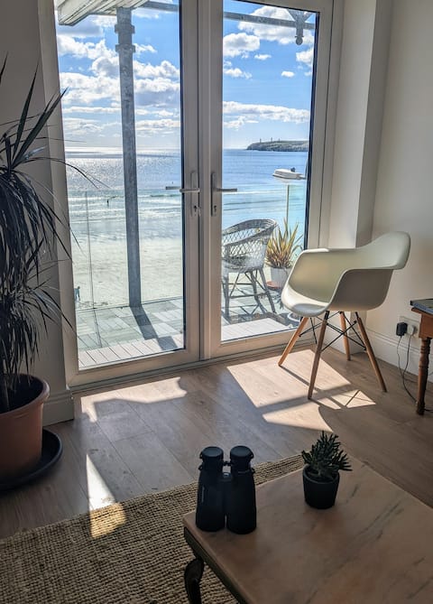 Beachfront bliss | Balcony & Panoramic Sea Views